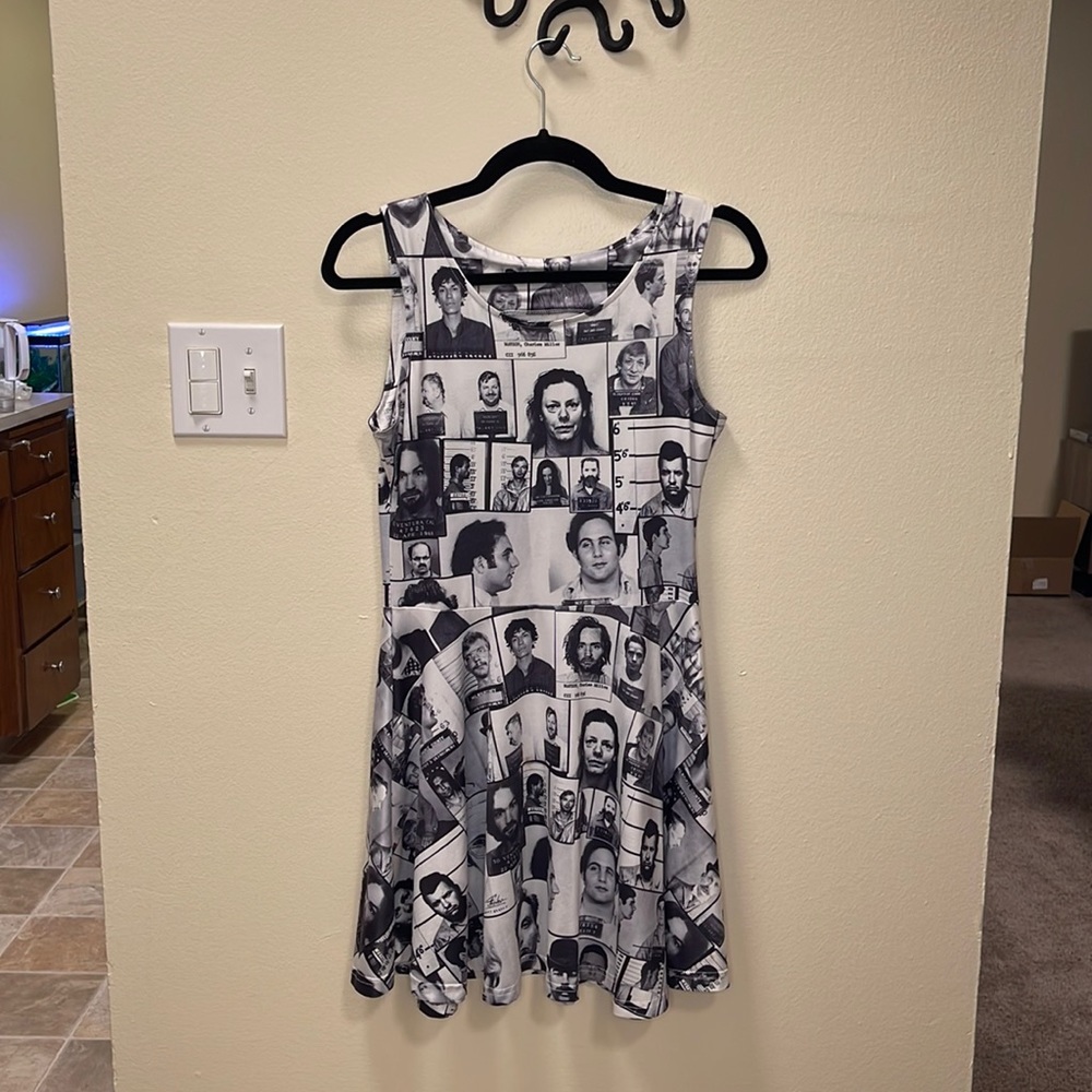 Western evil serial killer mugshot dress.